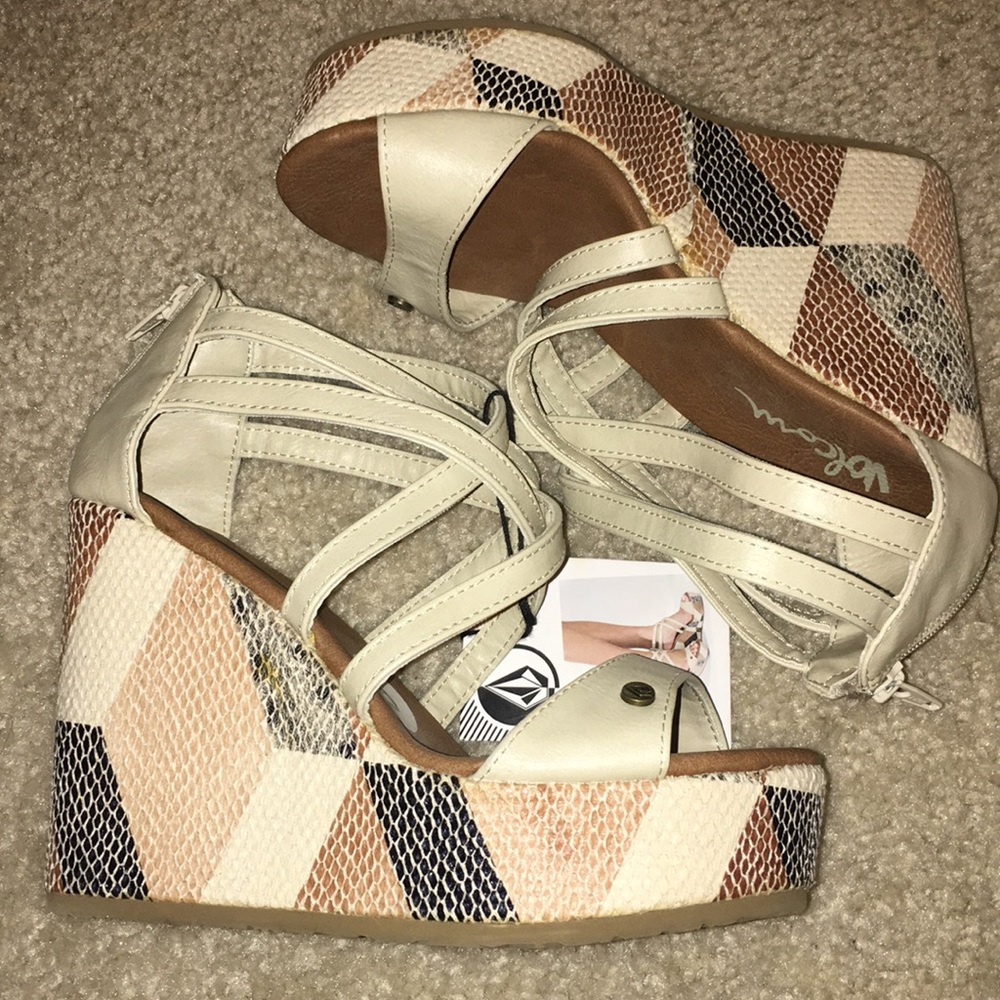 Volcom wedge sandal size 5